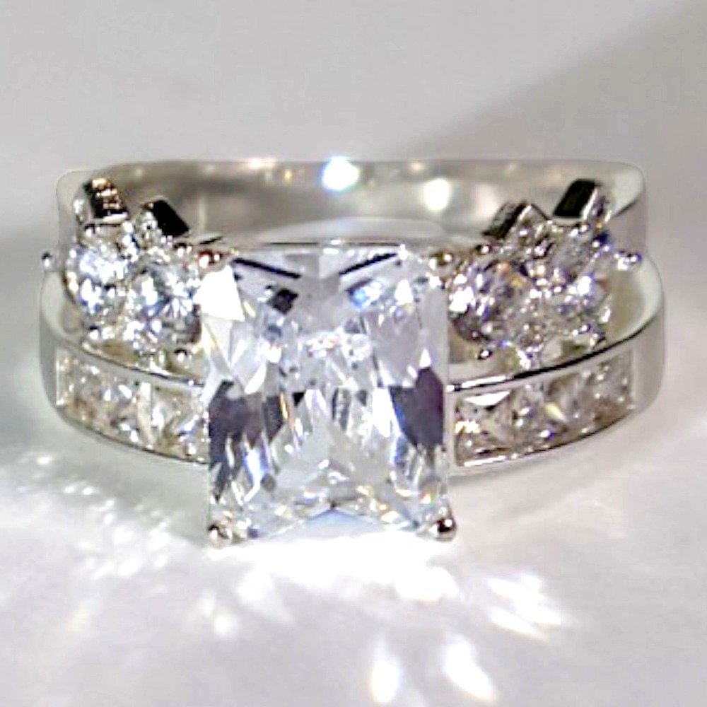 Swarovski Crystal Emerald Cut Wedding Ring Sterling Silver Overlay Size 8 NEW